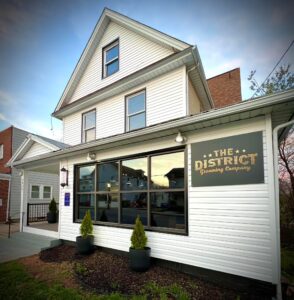 THE DISTRICT GROOMING COMPANY BRINGS A NEW STANDARD OF LUXURY GROOMING TO THE URBAN LANDSCAPE